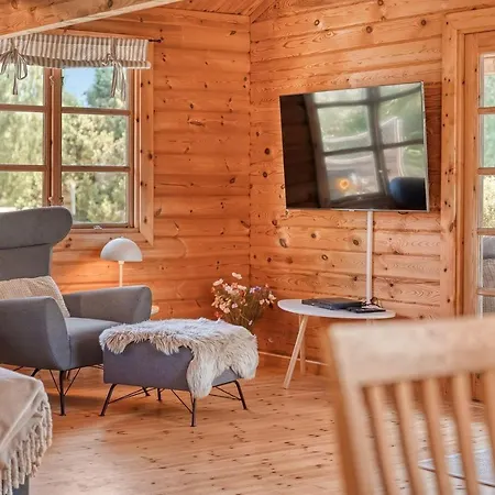 Prázdninový dům Einladendes-holzhaus-auf-riesigem-grundstueck *