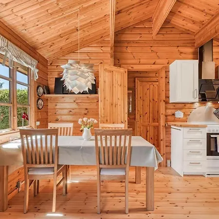 Prázdninový dům Einladendes-holzhaus-auf-riesigem-grundstueck *