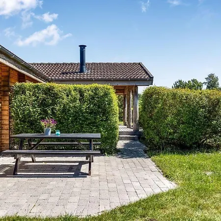 Einladendes-holzhaus-auf-riesigem-grundstueck Rødby
