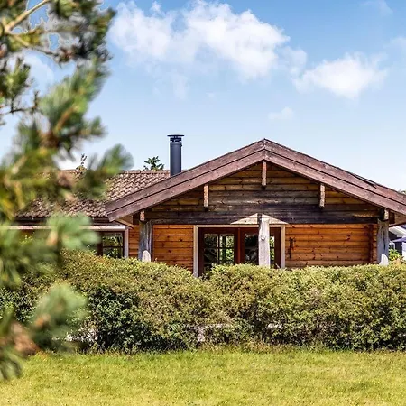 Einladendes-holzhaus-auf-riesigem-grundstueck Prázdninový dům Rødby