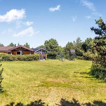 Einladendes-holzhaus-auf-riesigem-grundstueck Rødby